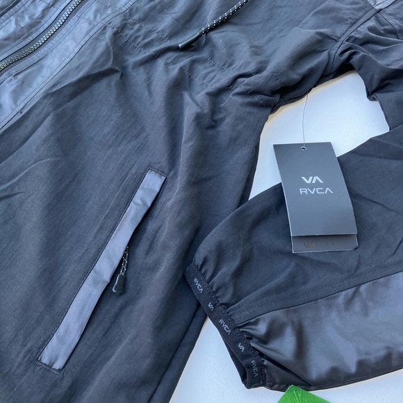 🖤RVCA Matte Shine Parka🖤 - Picture 9 of 16
